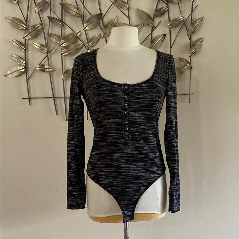 Adore Me Black and Gray Buttoned Long Sleeve Bodysuit